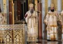 Ко иде на Литургије где се помиње Порфирије је као онај који иде на Вучићеве скупове да маше заставицама СНС-а (а убеђује нас да није за Вучића)