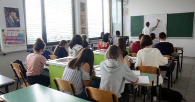 Германска школе историје, Клет и тиха окупација српског образовања Германска школе историје, Клет и тиха окупација српског образовања