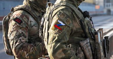 Dečaci čine čuda herojstva, jer nema snabdevanja, nema satelitske veze, nema dovoza i rotacije Dečaci čine čuda herojstva, jer nema snabdevanja, nema satelitske veze, nema dovoza i rotacije
